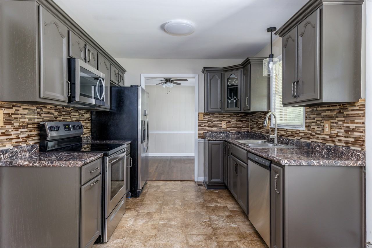 402 Stella Dr - Photo 6 of 19