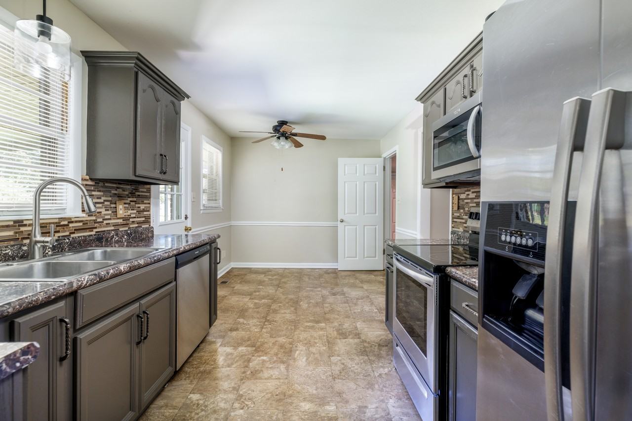 402 Stella Dr - Photo 5 of 18