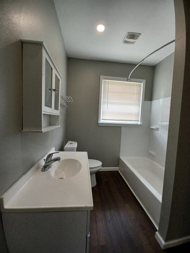 2405 Laurel St #3 - Photo 4 of 6