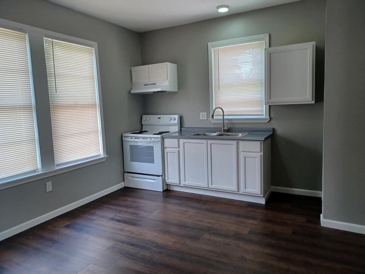 2405 Laurel St #3 - Photo 6 of 6