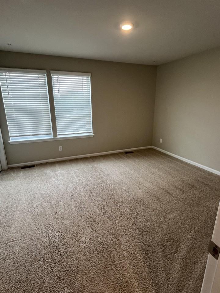 401 Wood Duck Dr #1 - Photo 3 of 11