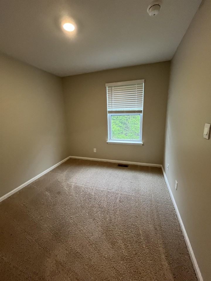 401 Wood Duck Dr #1 - Photo 7 of 11