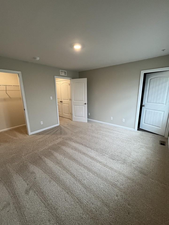 401 Wood Duck Dr #1 - Photo 4 of 11