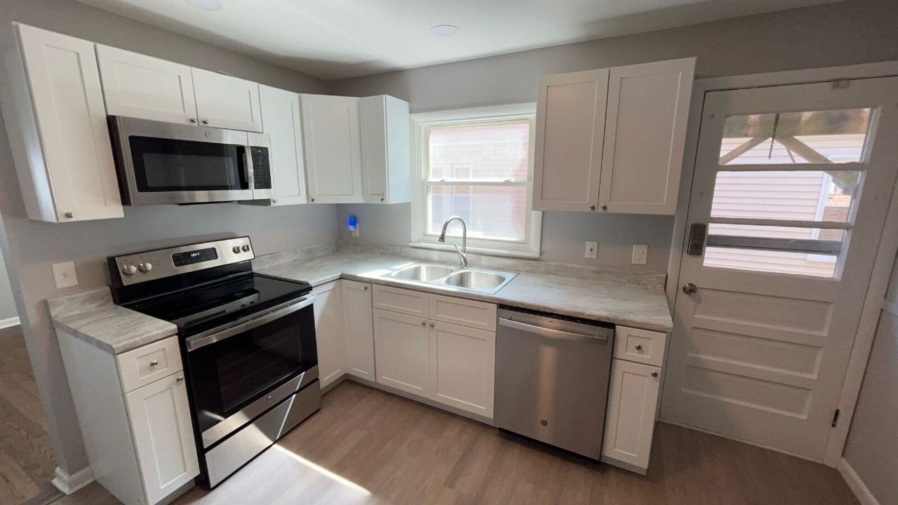 71 Pinewood Ave #1 - Photo 2 of 12