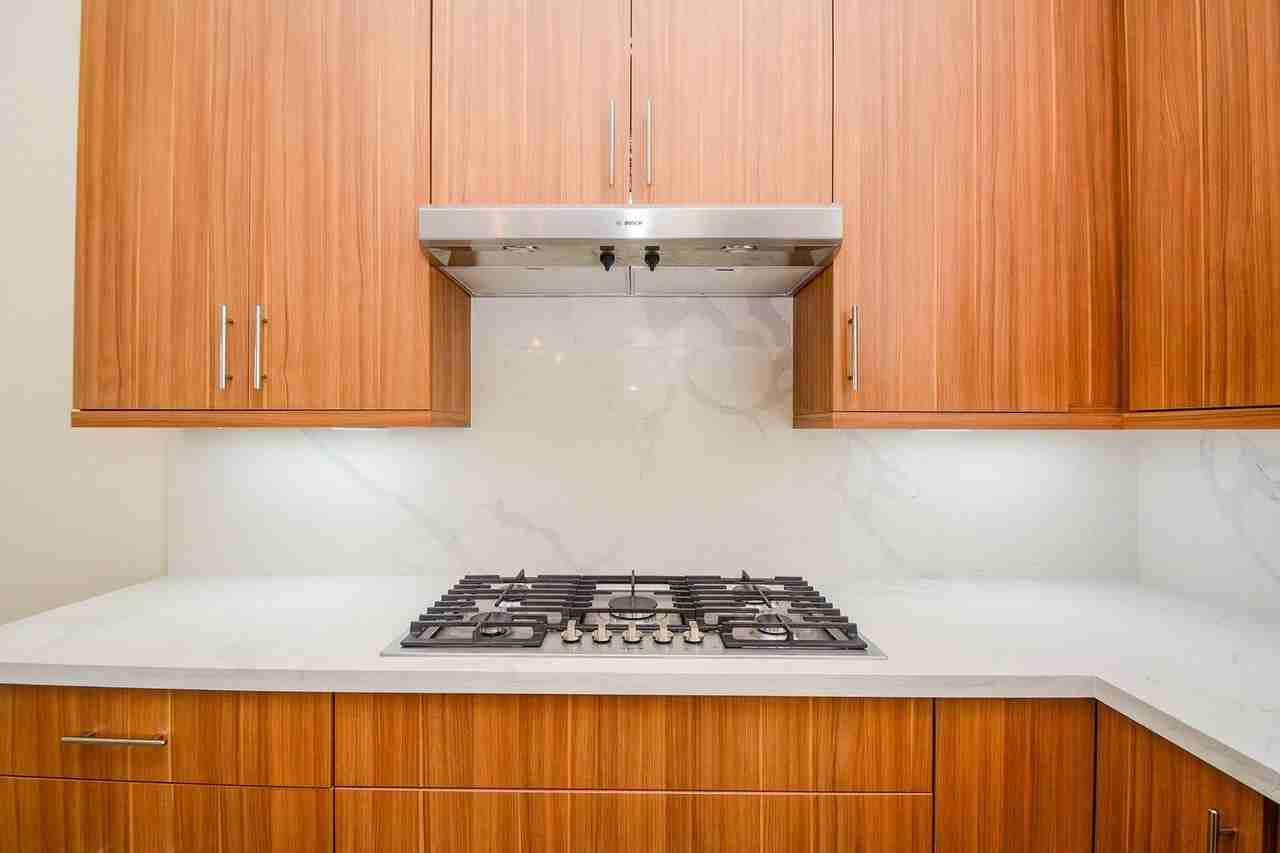 8745 Park Kolbe Ln - Photo 7 of 32