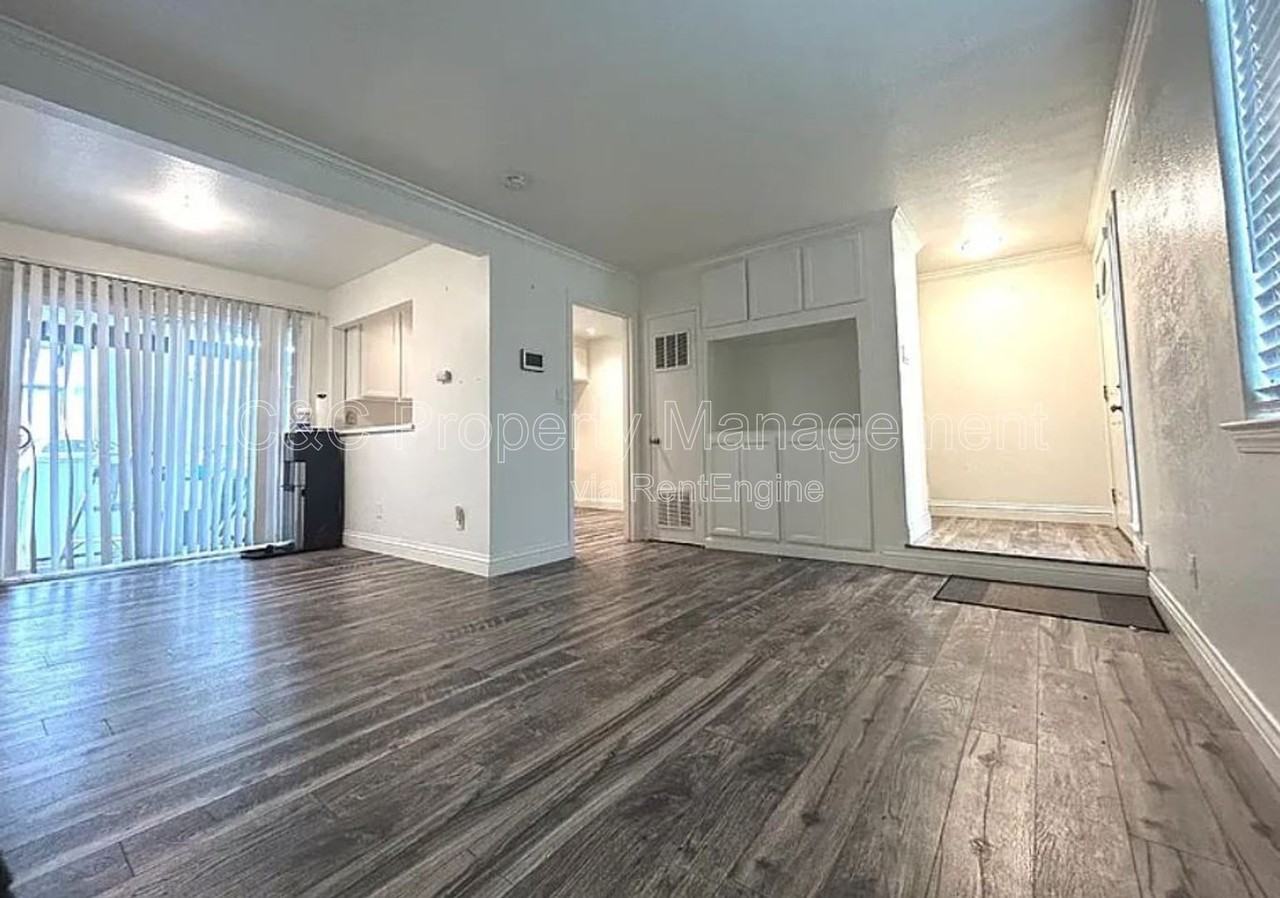 969 Palm Circle - Photo 6 of 17