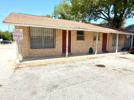 featured image of 643 West Summit Avenue