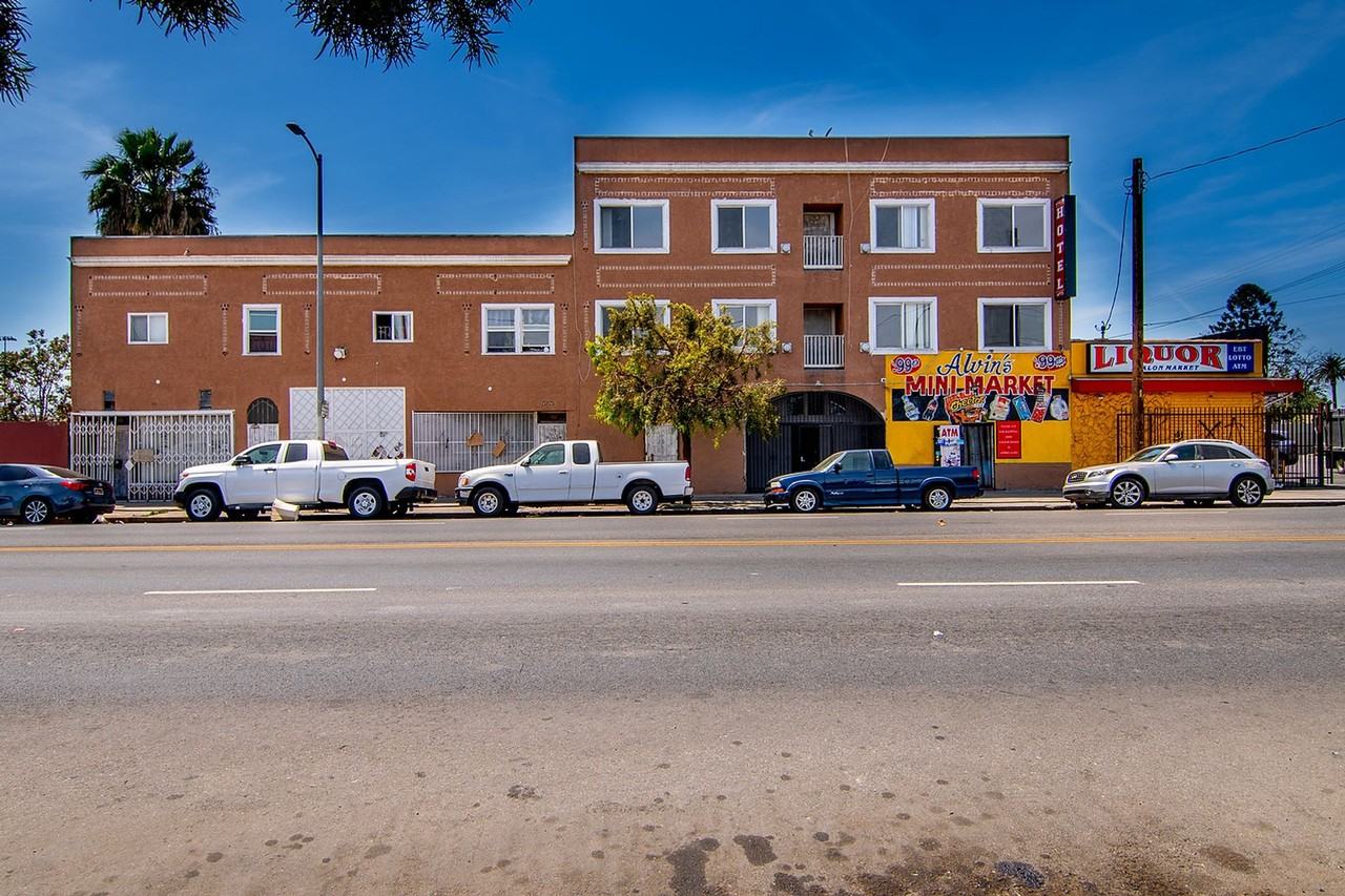 South Park Place Apartments - Photo 3 of 12