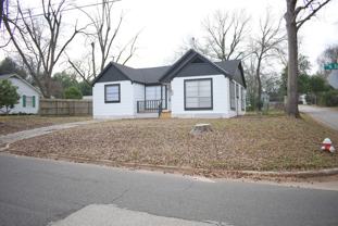 221 N Sanders St - Photo 1 of 1