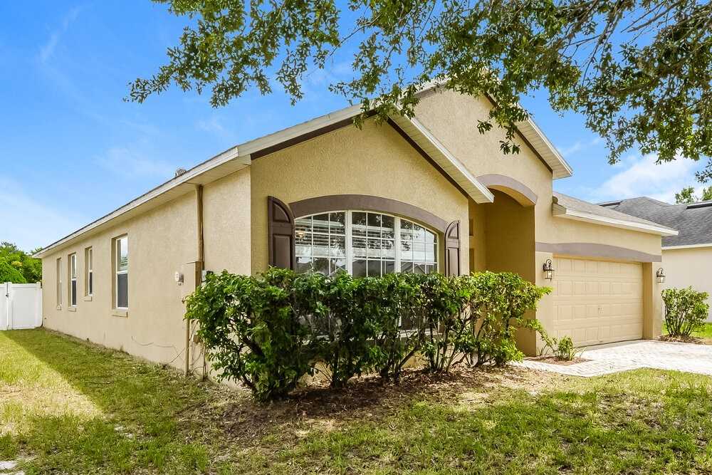 2725 Eagle Glen Cir - Photo 3 of 16