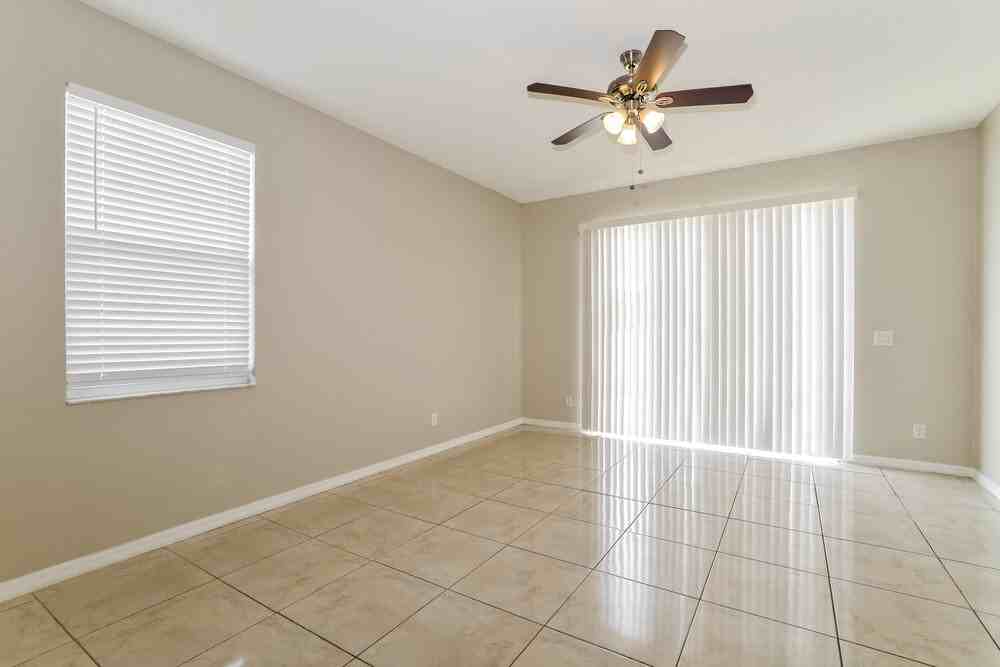 2725 Eagle Glen Cir - Photo 5 of 16
