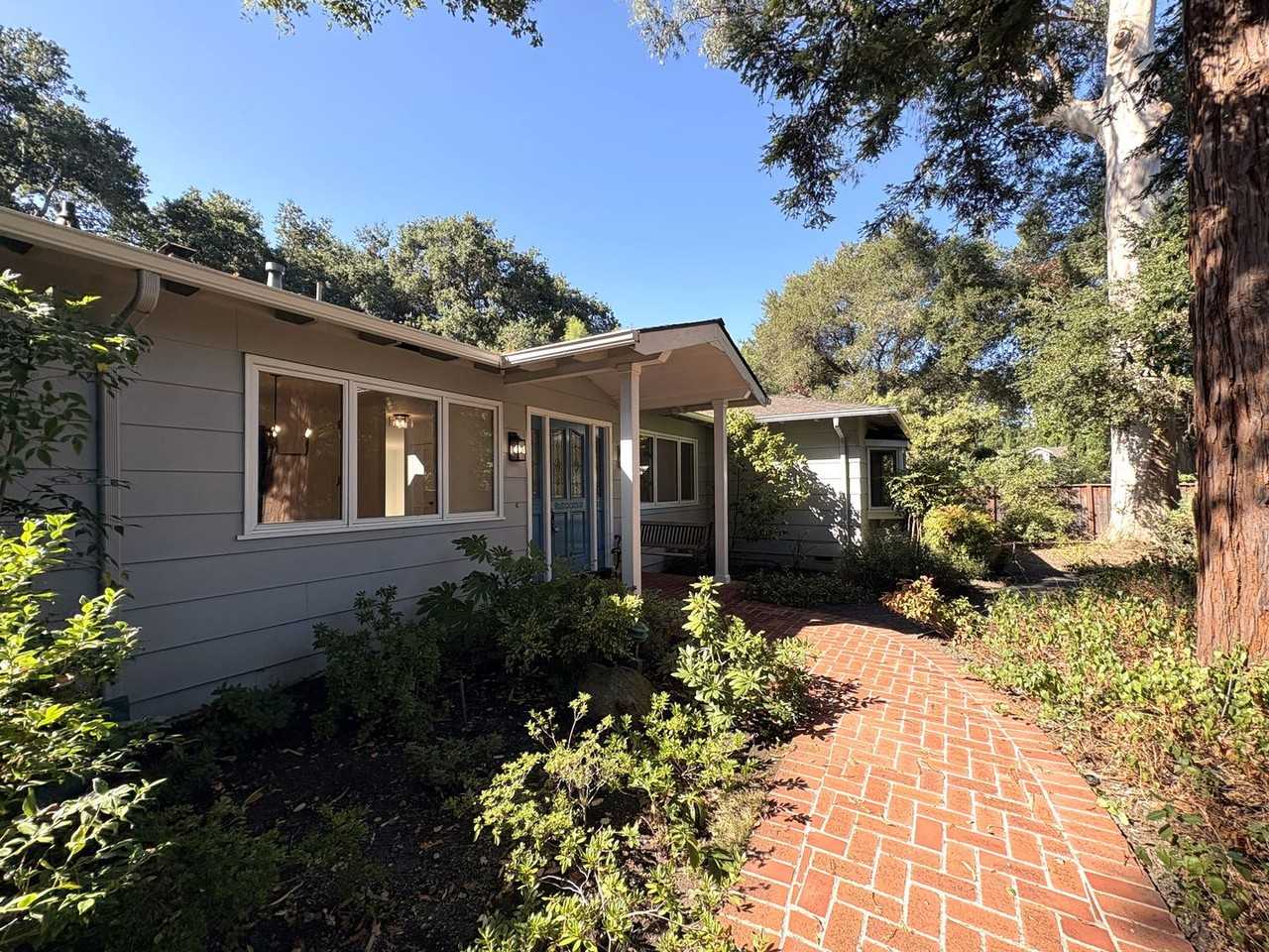 621 Menlo Oaks Dr - Photo 2 of 48