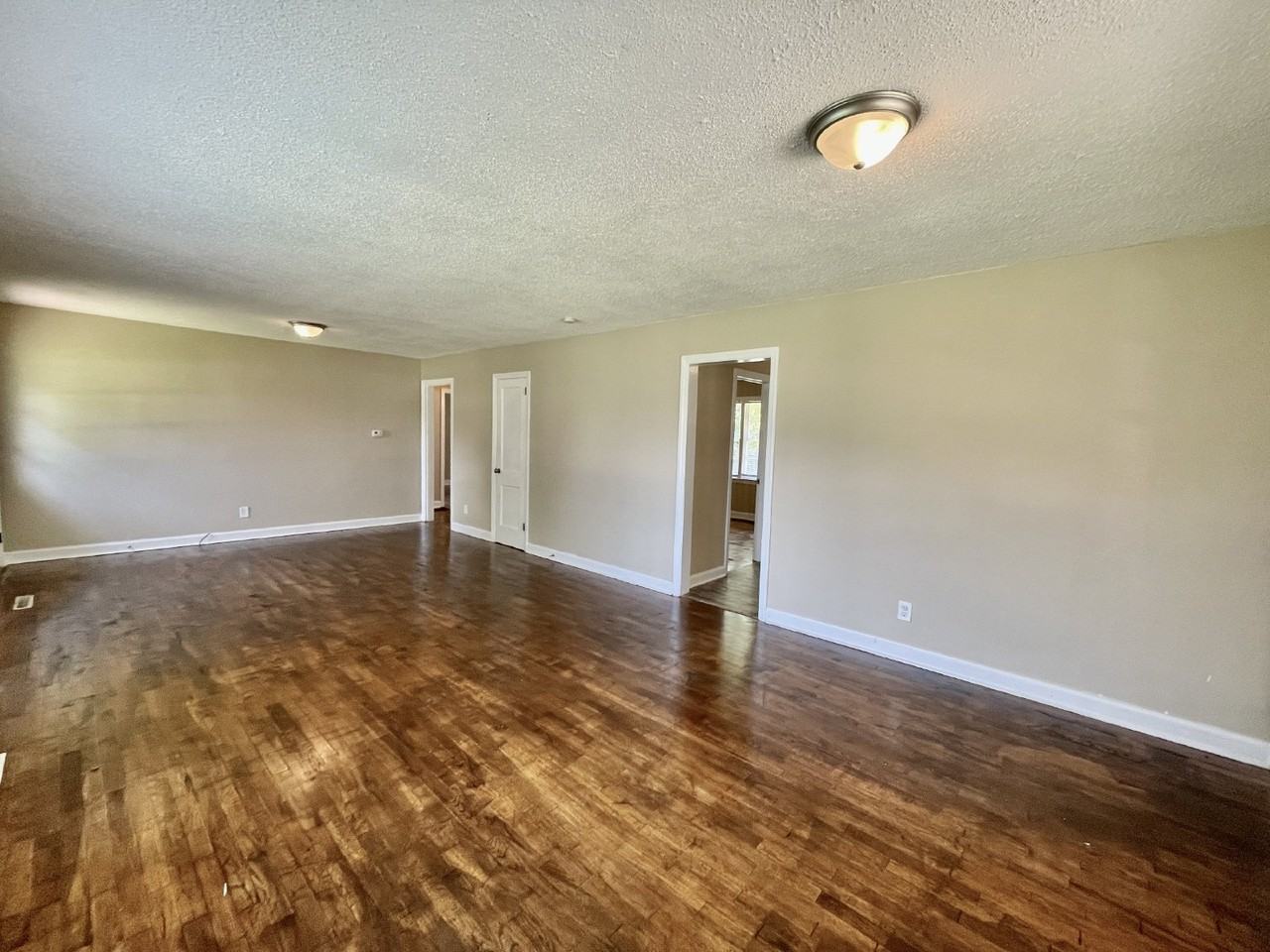 1126 Wellons Dr - Photo 3 of 14