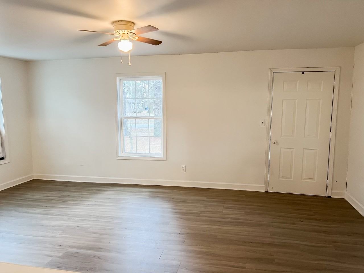 205 E Matthews St - Photo 5 of 17