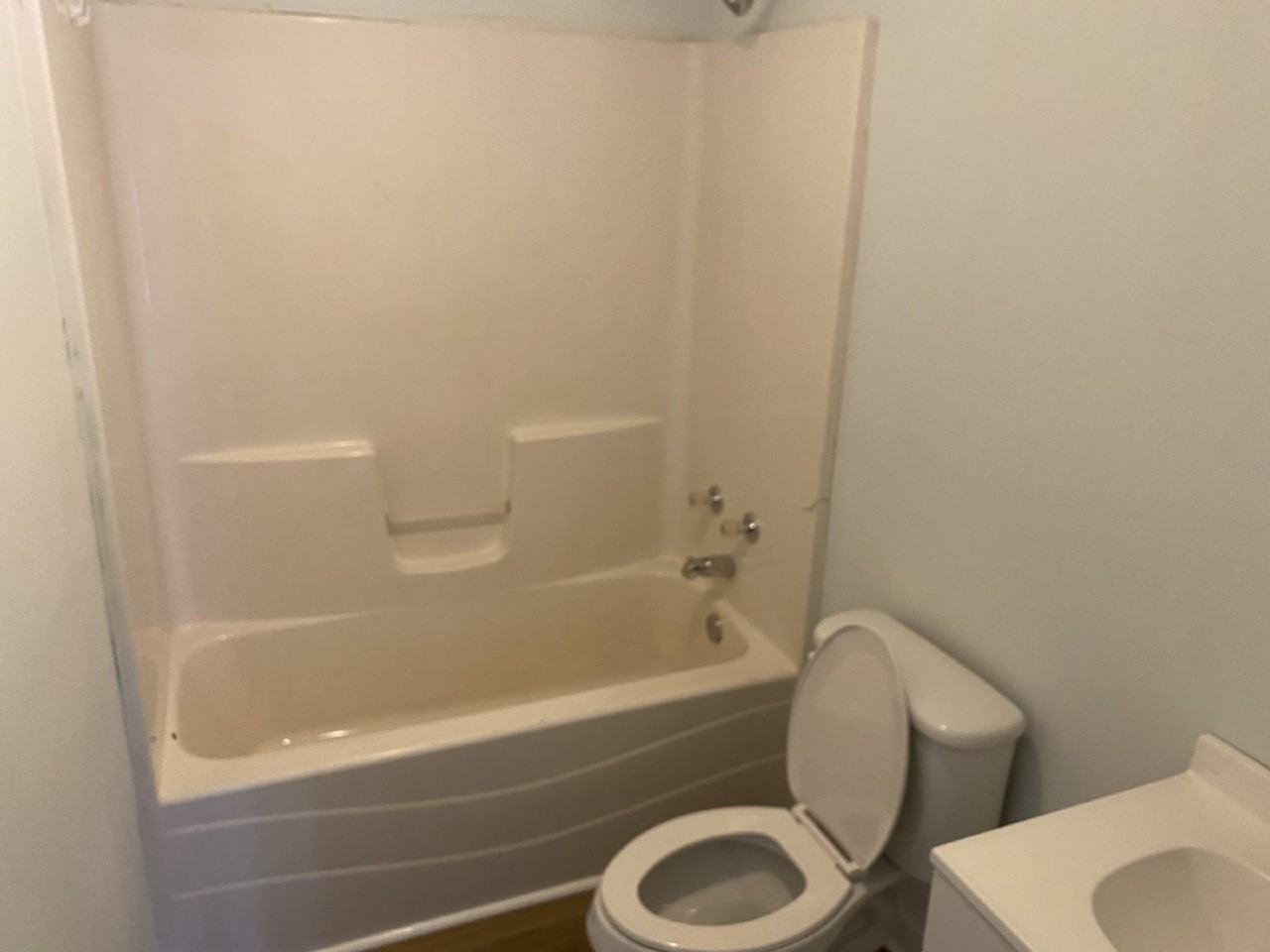 205 E Matthews St - Photo 7 of 17