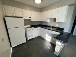 featured image of 7145 Melrose Ln #15