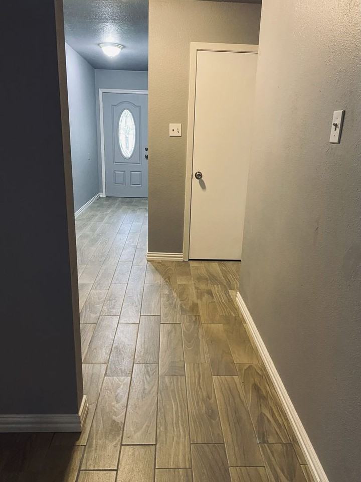 11910 Hunkler Dr - Photo 2 of 15