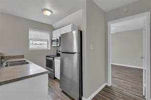 1910 Willowbend St #22 - Photo 5 of 12