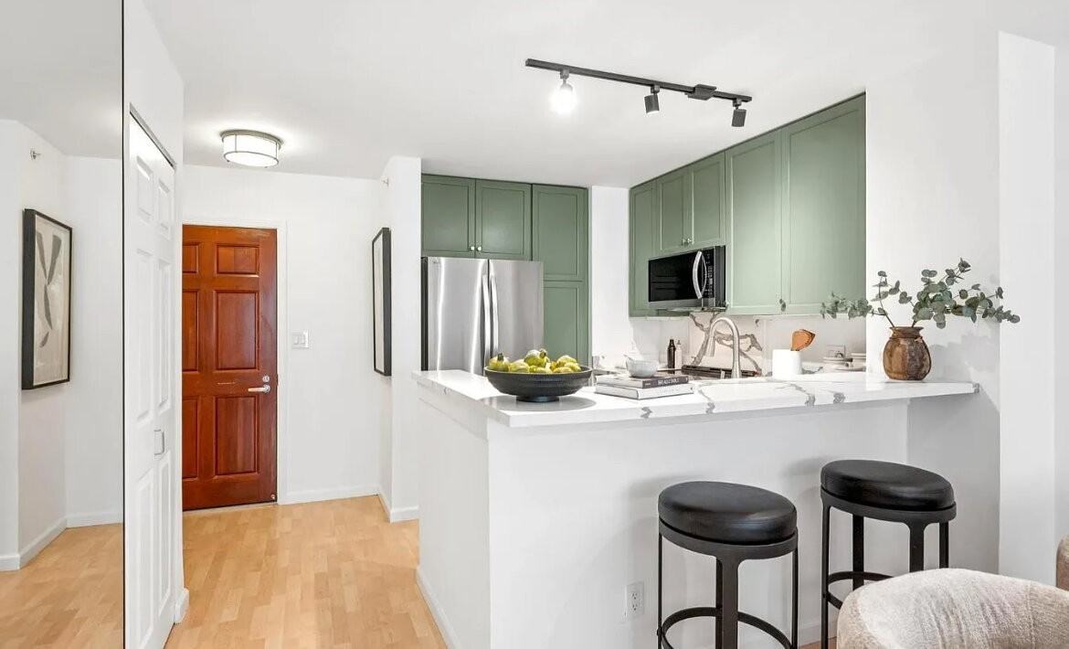 1483 Sutter St - Photo 3 of 11