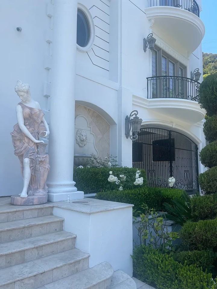 1455 Robmar Dr - Photo 4 of 50