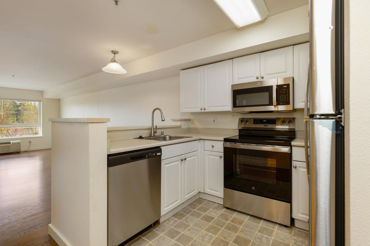Pickering Place Apartments - Photo 3 of 28