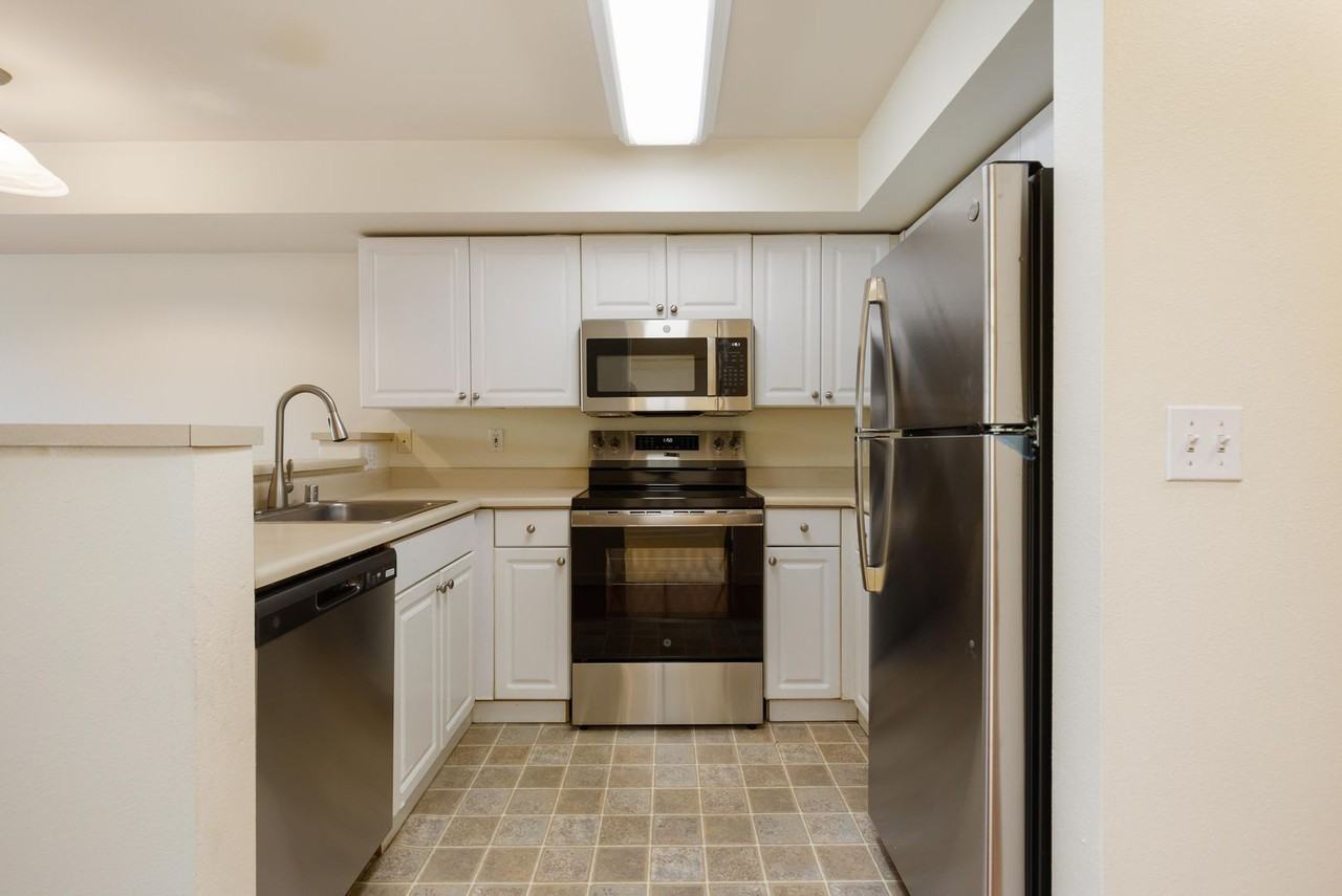 Pickering Place Apartments - Photo 4 of 28