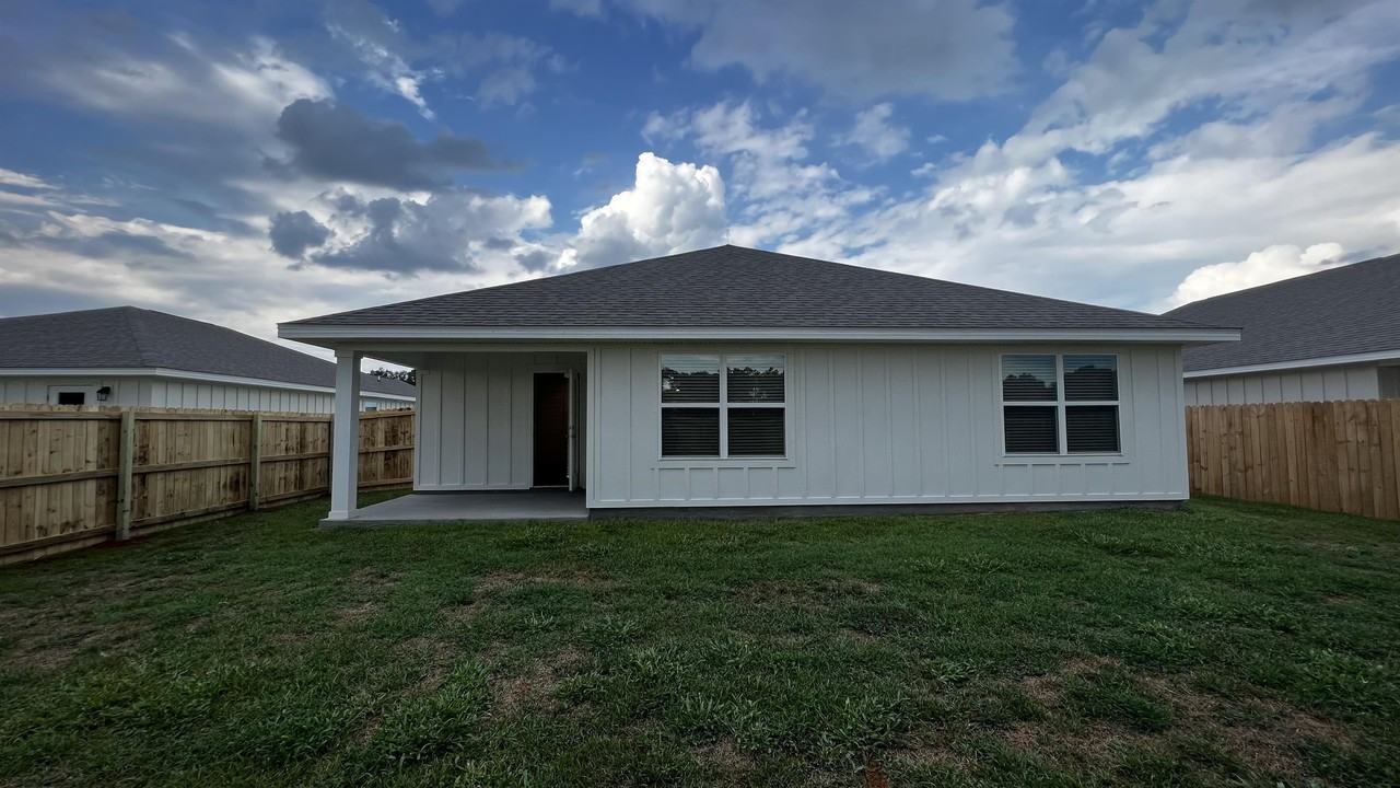 17128 Muse St - Photo 4 of 32