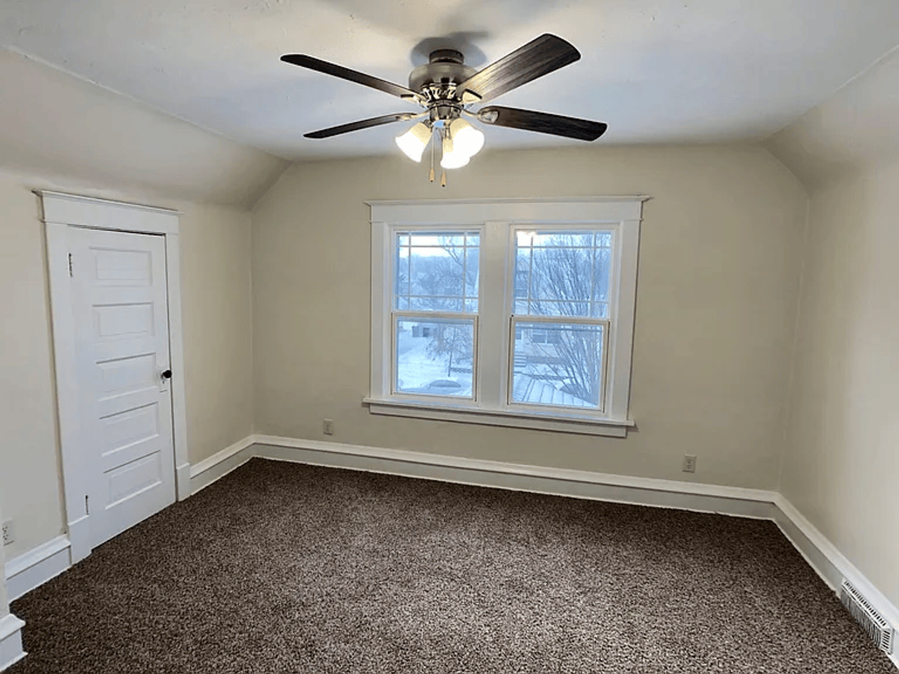 802 Camburn Ct Se - Photo 6 of 12