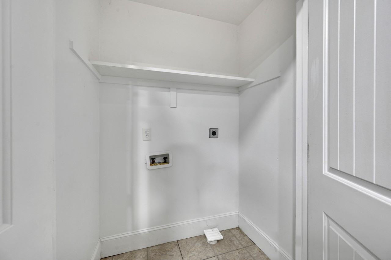 205 E 13th St #A - Photo 4 of 50