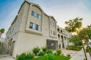 featured image of 3638 W 113th St