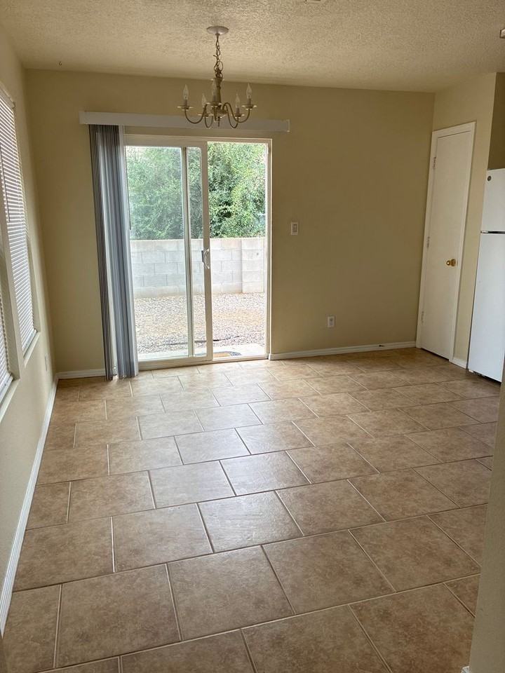 6136 Rose Park Ave Nw - Photo 5 of 18