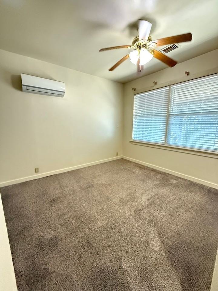8464 Bayou Fountain Ave - Photo 7 of 11