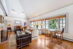 4 Pheasant Ln - Photo 1 of 1