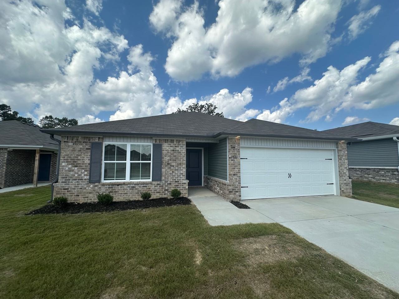 1621 Dryden St Se - Photo 3 of 28