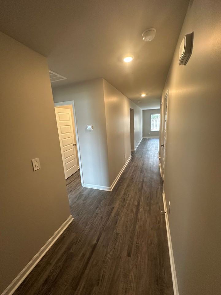 1621 Dryden St Se - Photo 4 of 28