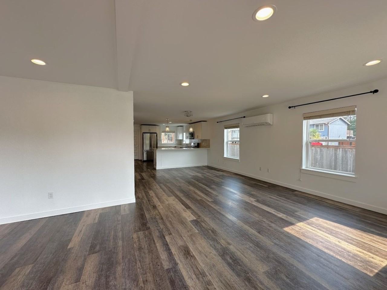 5201 64th St W - Photo 4 of 37
