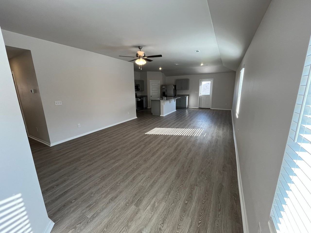 5381 Keystone Ave - Photo 5 of 21