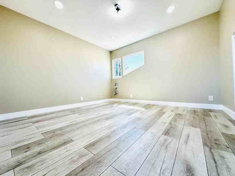 9382 Bixby Ave - Photo 4 of 8