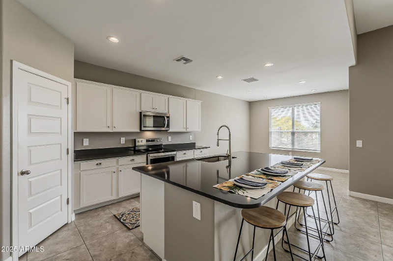 44587 W Palo Amarillo Rd - Photo 7 of 16