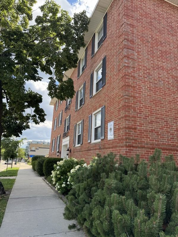 4333 N Oakland Ave #116 - Photo 3 of 19