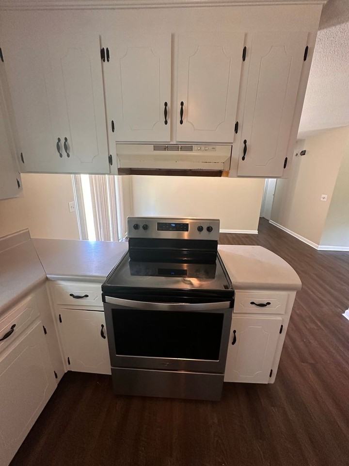 108 Hillside Ct - Photo 3 of 21