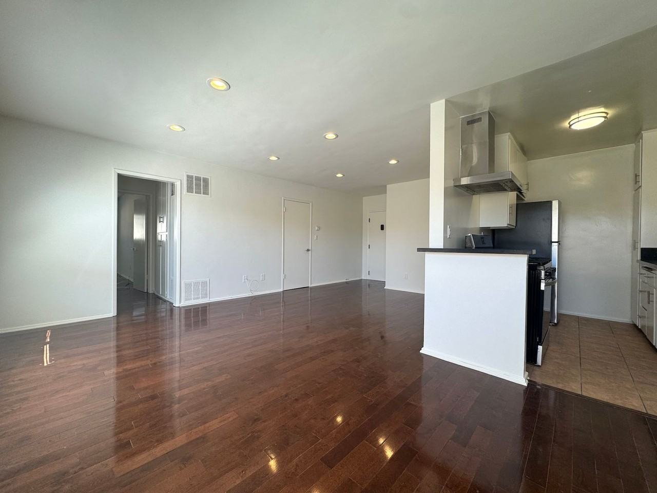 1159 N Curson Ave #11