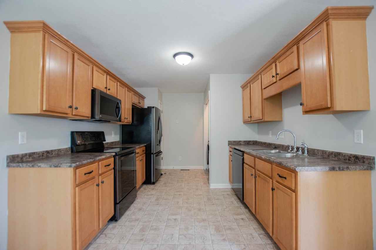 335 Chalet Cir - Photo 6 of 17