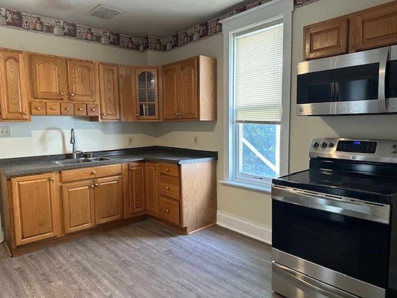 1819 Zarker Street - Photo 6 of 13