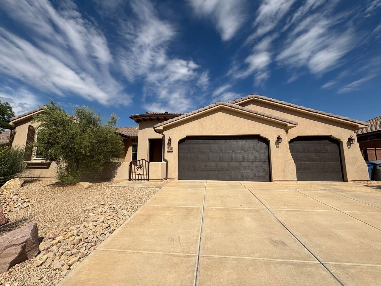 249 E Calgary Dr - Photo 2 of 35