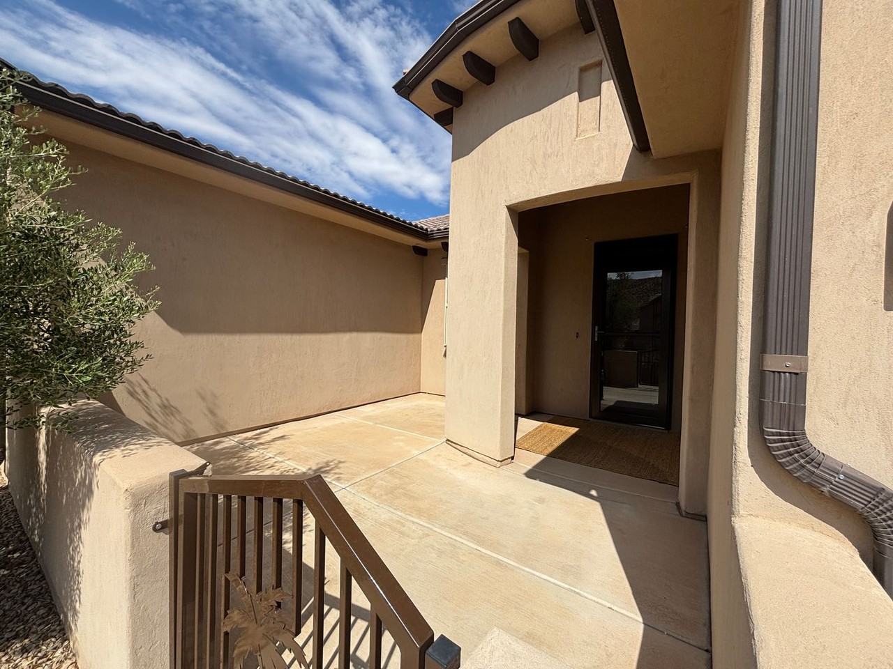 249 E Calgary Dr - Photo 3 of 35