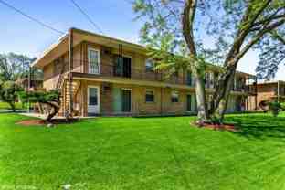 Your Oasis in Oak Forest - Photo 1 of 1