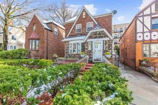 121 Bentley Ave - Photo 1 of 1