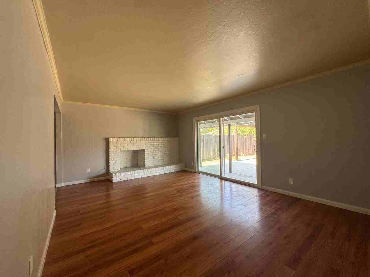 2173 Amanda Way - Photo 2 of 14