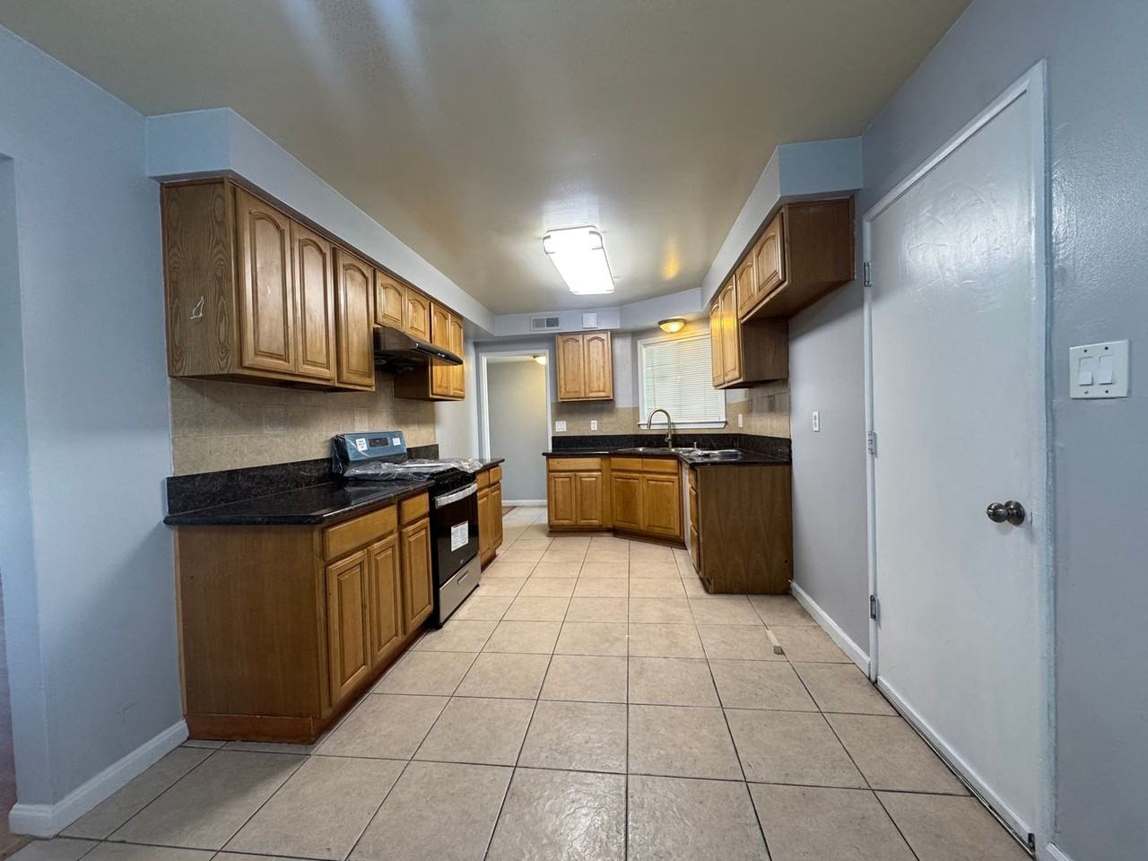 2173 Amanda Way - Photo 3 of 14